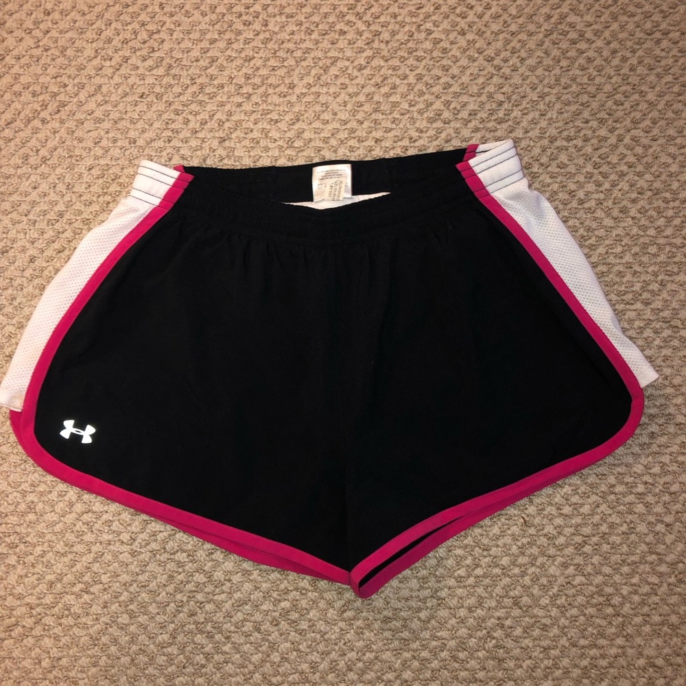 Women’s Under Armour running shorts!